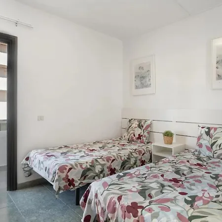 Ocean Breeze Penthouse Floritas شقة *