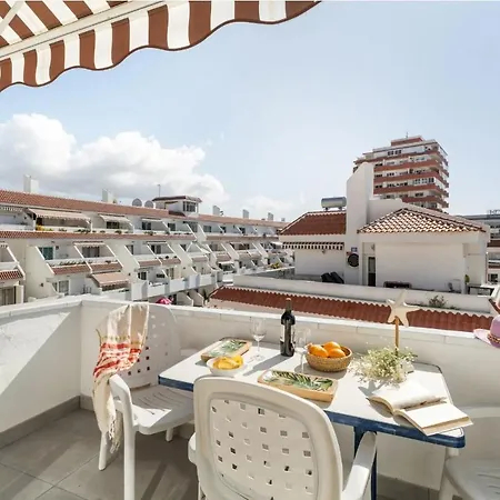 Ocean Breeze Penthouse Floritas 公寓