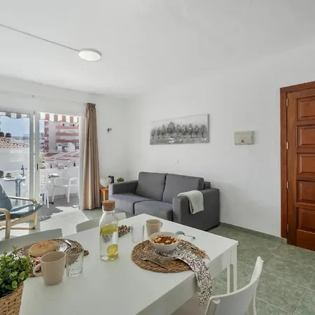 Ocean Breeze Penthouse Floritas