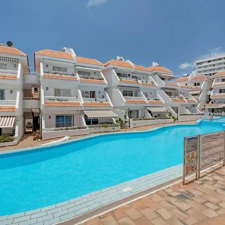 Ocean Breeze Penthouse Floritas