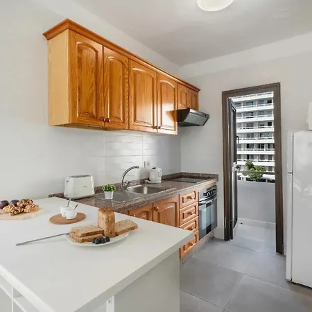 Ocean Breeze Penthouse Floritas 公寓 *