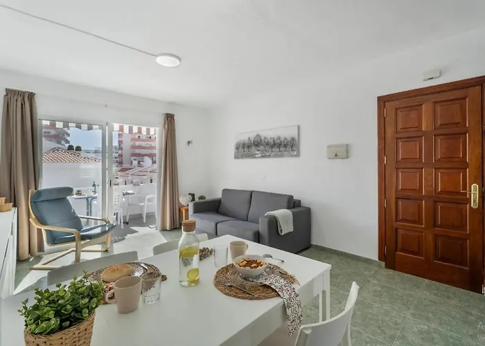 Ocean Breeze Penthouse Floritas